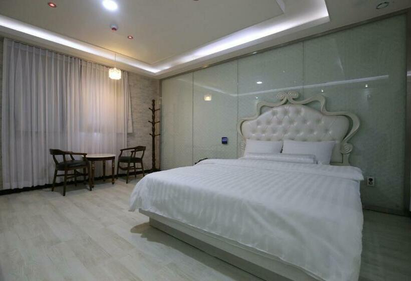 اتاق استاندارد, Inca Motel