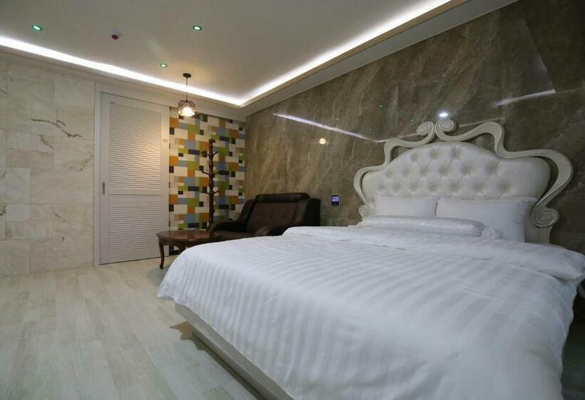 اتاق استاندارد, Inca Motel
