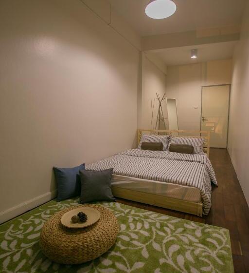 带共用浴室的标准房间, Chedi View Hostel
