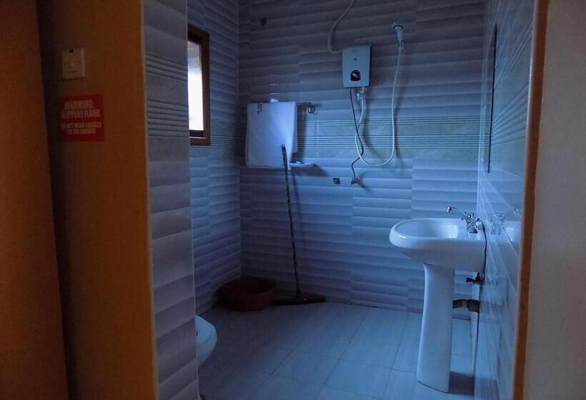 اتاق استاندارد, Tik Hotel Hoima