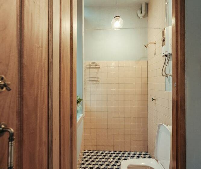 공동 객실, A Local Something Hostel