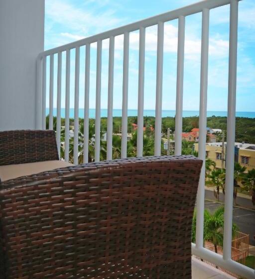 اتاق استاندارد با بالکن, West Coast Inn S