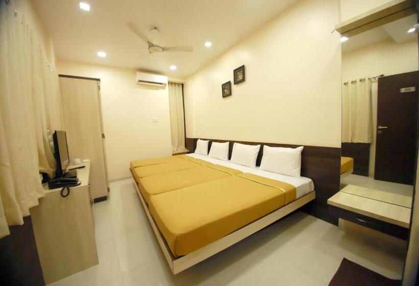 四人标准间, Madhuri Executive