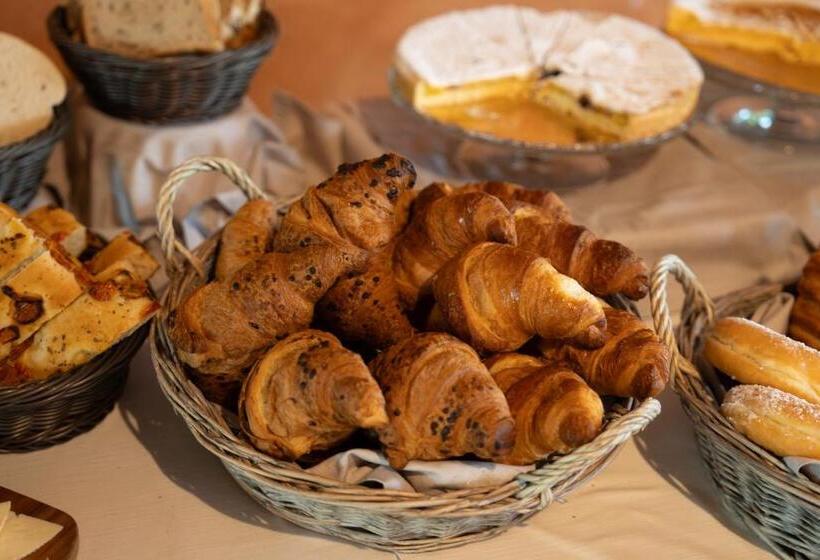 سوییت لوکس, Relais Santa Caterina