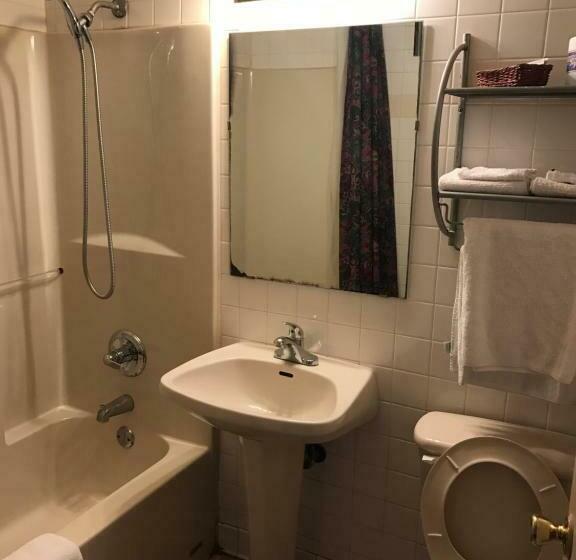 חדר סטנדרט עם מיטת קינג, Hwy Express Inn & Suites