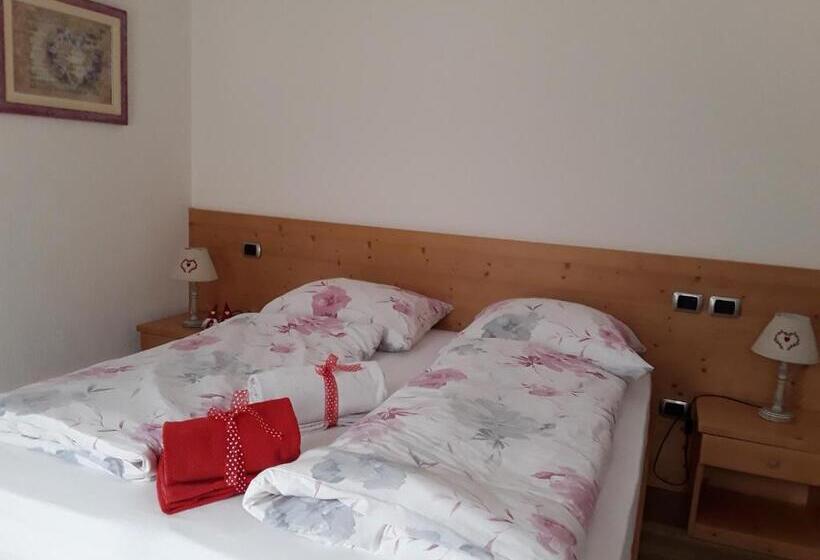 Номер Deluxe с Балконом, Camere Nordest Sudest  Conca Agordina