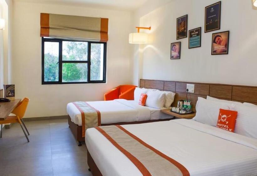 غرفة ديلوكس رباعية, Max Hotels Jabalpur