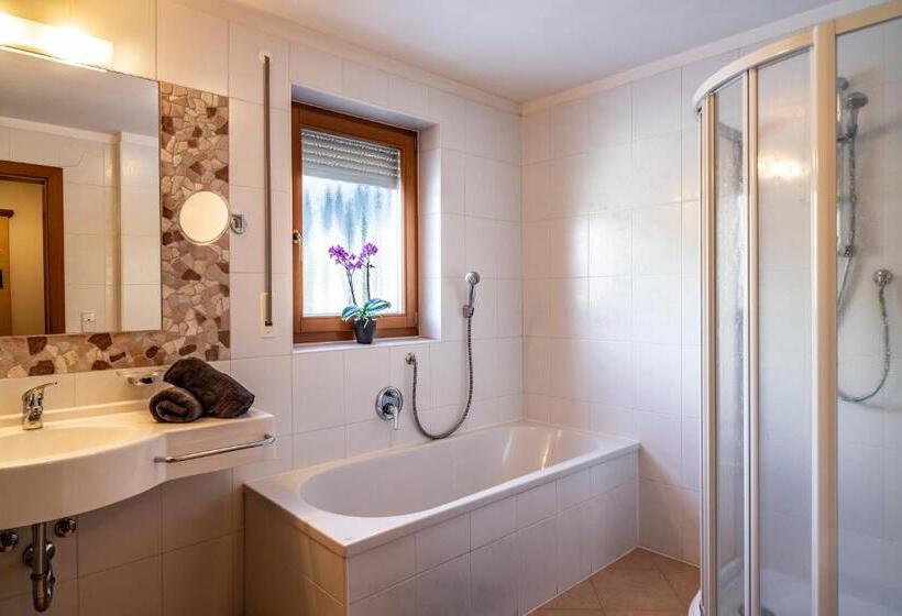 家庭山景房, Boutique Hotel Kircher