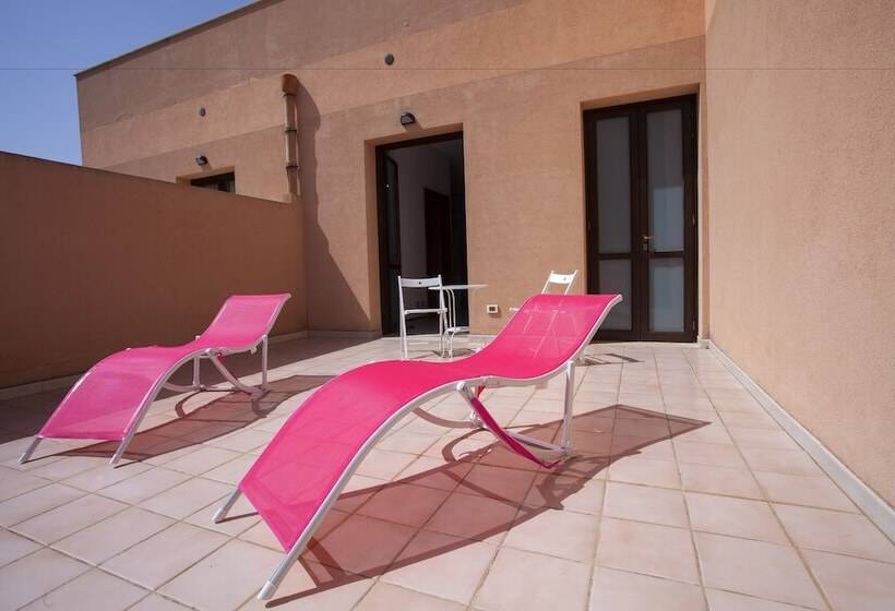 اتاق استاندارد سه نفره, Achibea