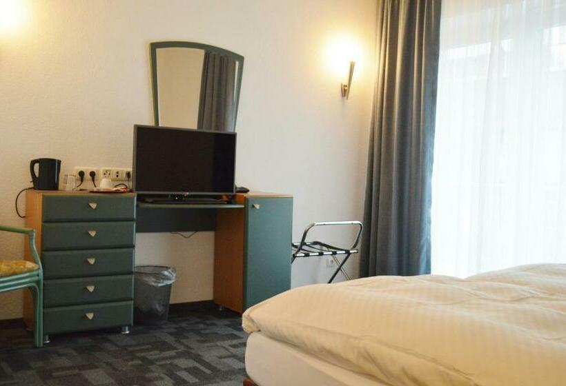 Номер Стандарт, B8 Voerde