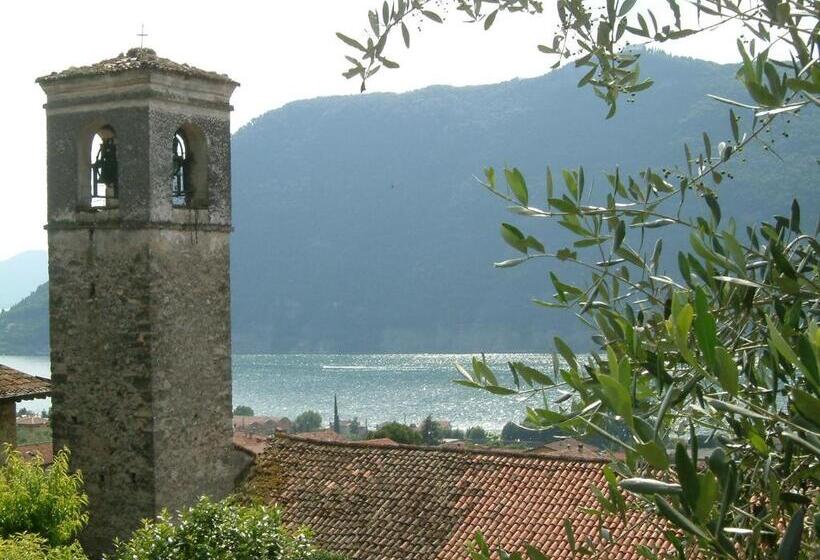 Superior room with lake view, Albergo Ristorante Orazio