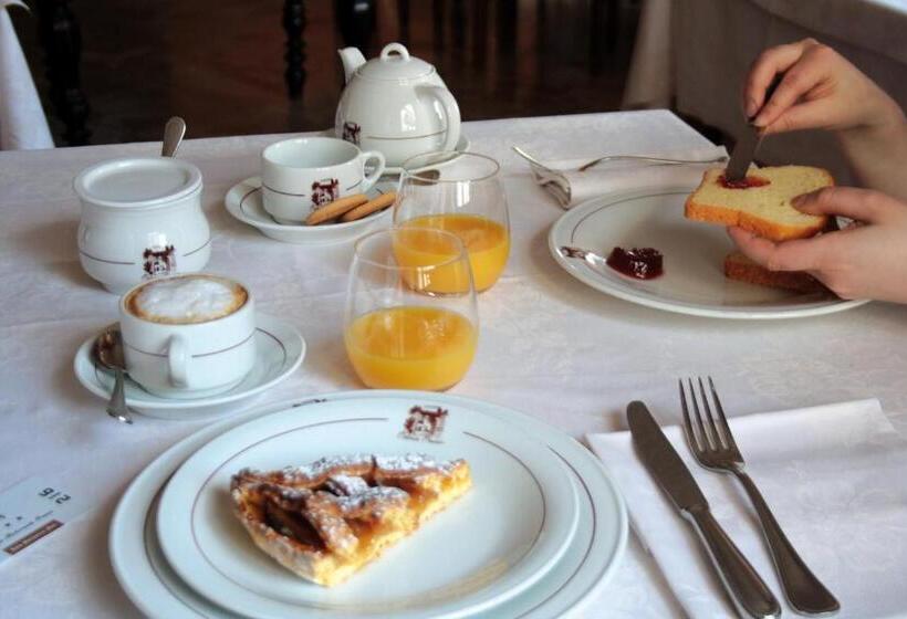 Номер Deluxe Вид на Озеро, Albergo Ristorante Orazio