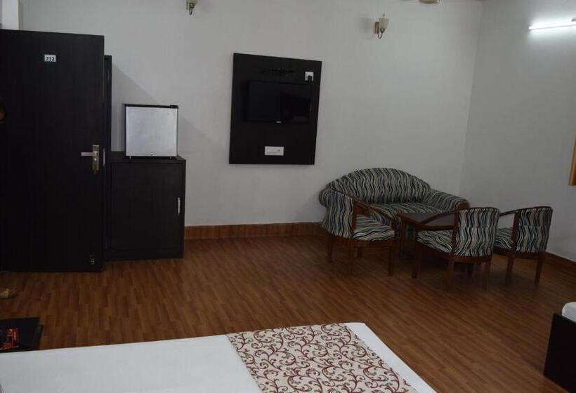 Family Suite, Moksha
