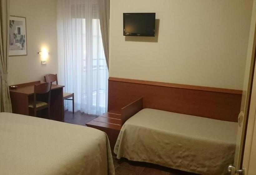 Трехместный Номер Стандарт с Балконом, Beaurivage