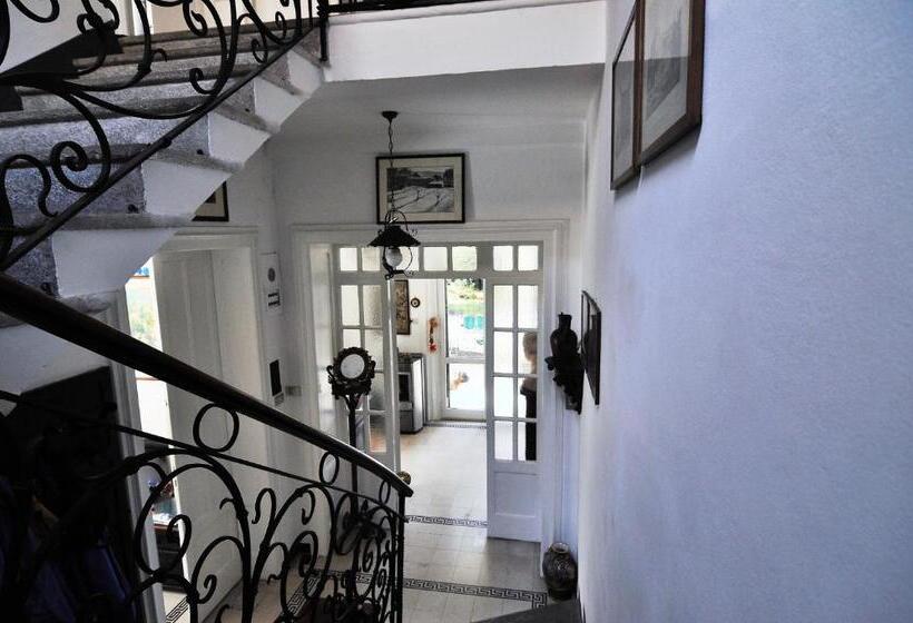 اتاق استاندارد با چشم‌انداز باغ, Invilla B&b