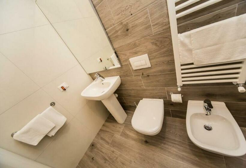 Номер Стандарт, B&b Corte Sul Naviglio Cin I T 0 1 5 0 7 0 C 1 3 X U I L Q C V