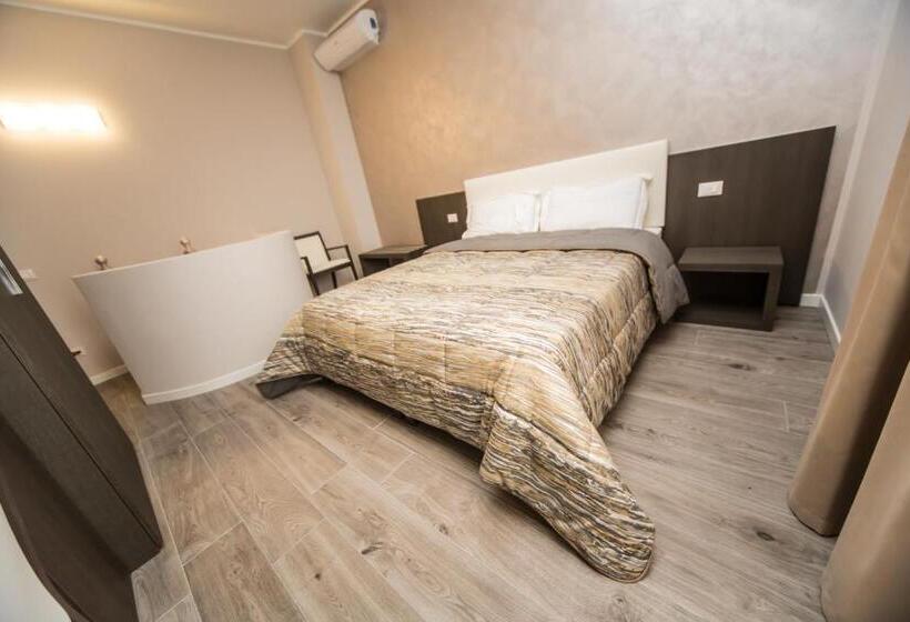 Стандартный Номер Кровать Кинг, B&b Corte Sul Naviglio Cin I T 0 1 5 0 7 0 C 1 3 X U I L Q C V