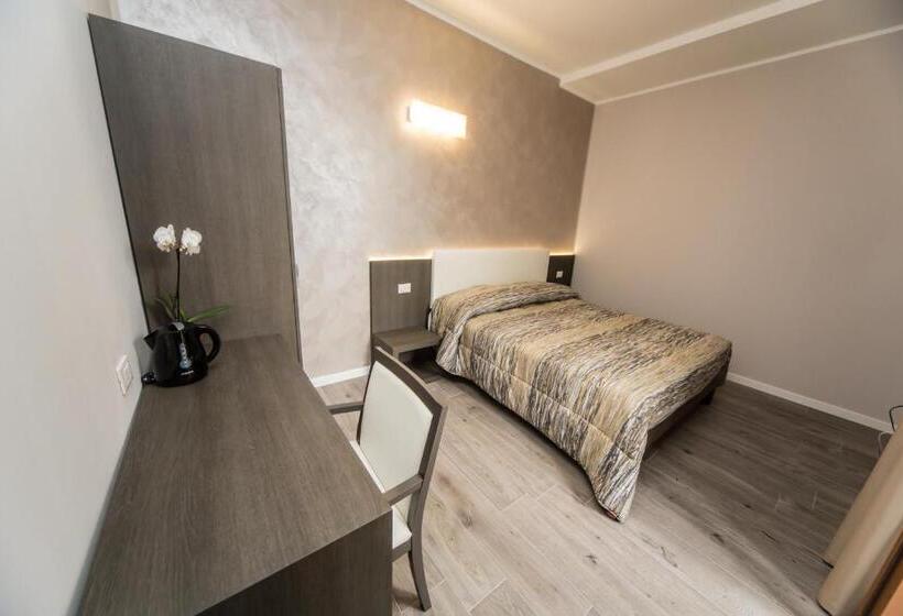 Номер Стандарт, B&b Corte Sul Naviglio Cin I T 0 1 5 0 7 0 C 1 3 X U I L Q C V