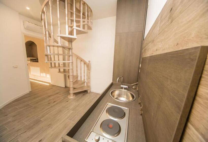 Стандартный Номер Кровать Кинг, B&b Corte Sul Naviglio Cin I T 0 1 5 0 7 0 C 1 3 X U I L Q C V