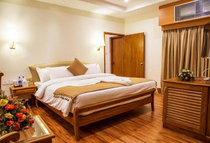 이그제큐티브 룸, Hill Palace Hotel & Spa