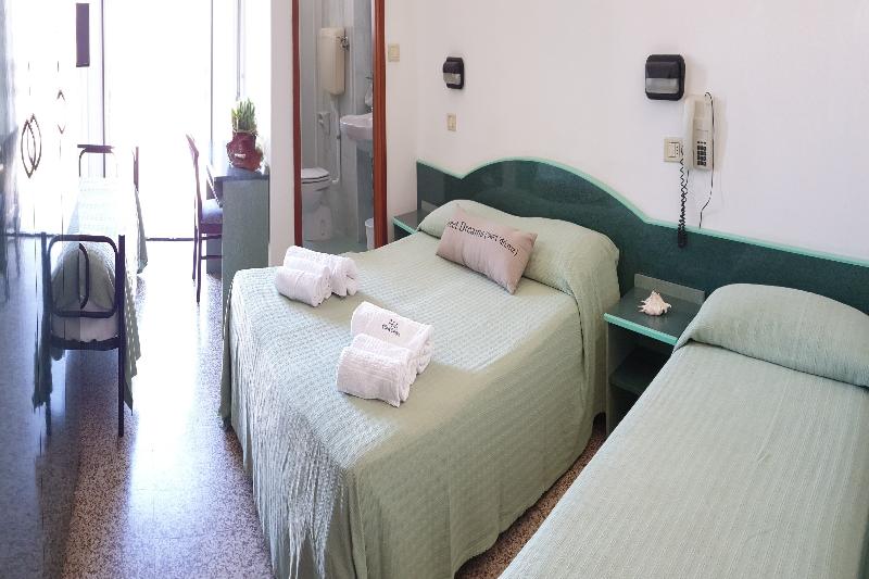 اتاق استاندارد چهار تخته, Concordia Palace