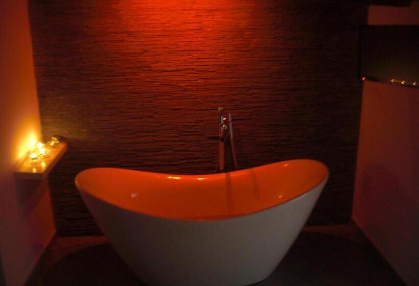 Полулюкс с Балконом, B&b Radici24