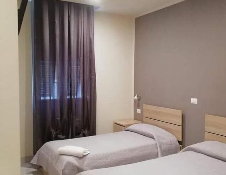 Camera Standard, Albergo Torino
