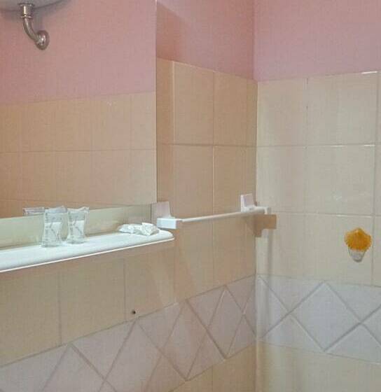 标准三人间, Albergo B&b Antica Trattoria Bacco