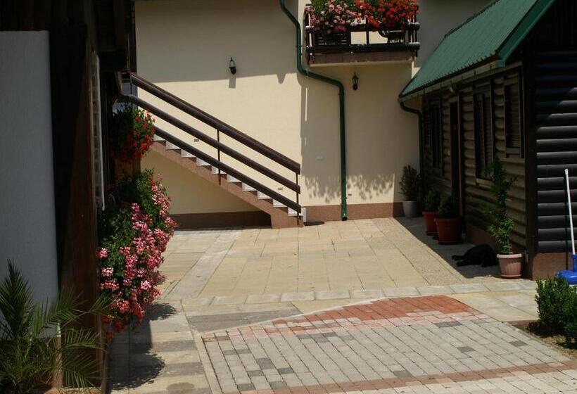 Апартаменты 1 Спальня с Террасой, Bed & Breakfast Helena