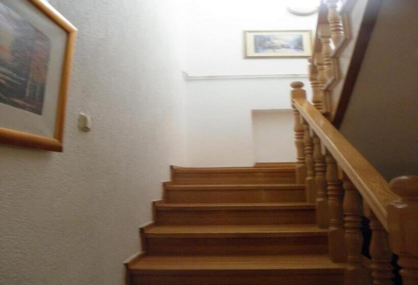 Апартаменты Дюплекс 3 Спальни, Bed & Breakfast Helena