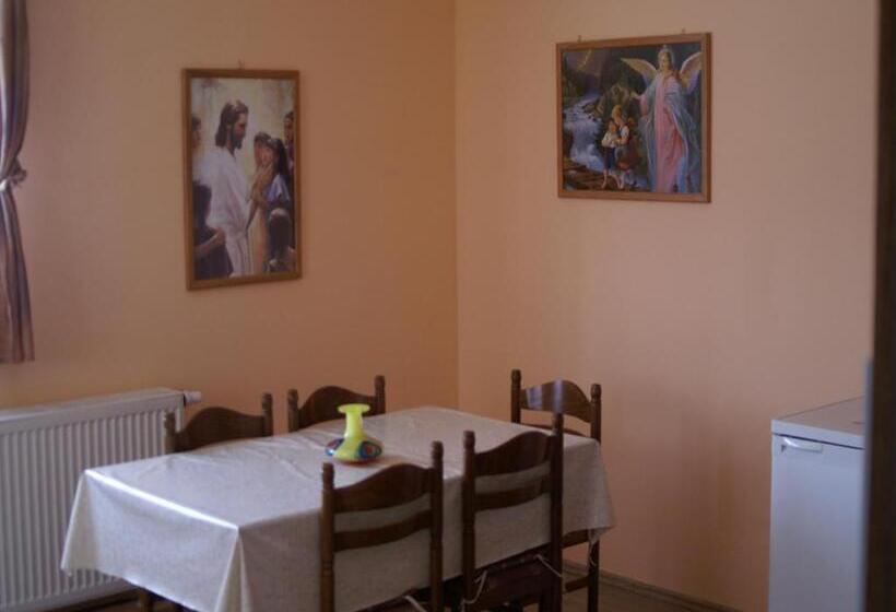 Дом 1 Спальня, Bed & Breakfast Helena