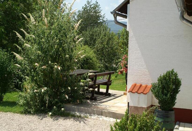 Дом 1 Спальня, Bed & Breakfast Helena
