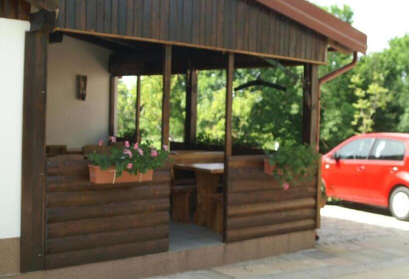 Comfort room with balcony, Bed & Breakfast Helena