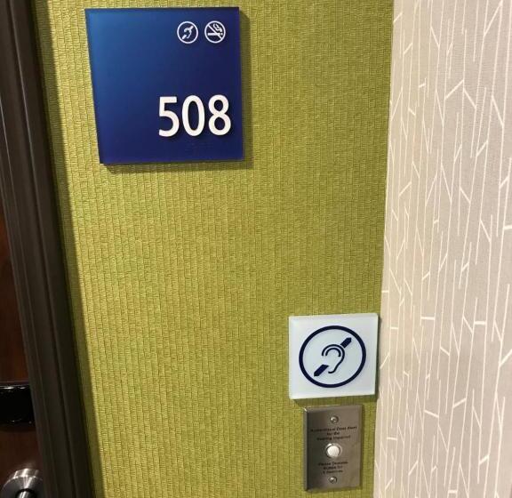 장애인을 위한 스탠다드 룸, Holiday Inn Express & Suites   Pittsburgh   Monroeville, An Ihg