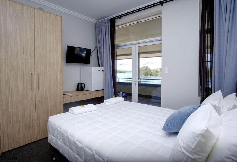 스탠다드 룸 호수 전망, Lakes And Ocean Hotel Forster