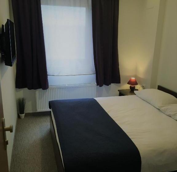 اتاق استاندارد با چشم‌انداز باغ, London Rooms Zagreb Airport