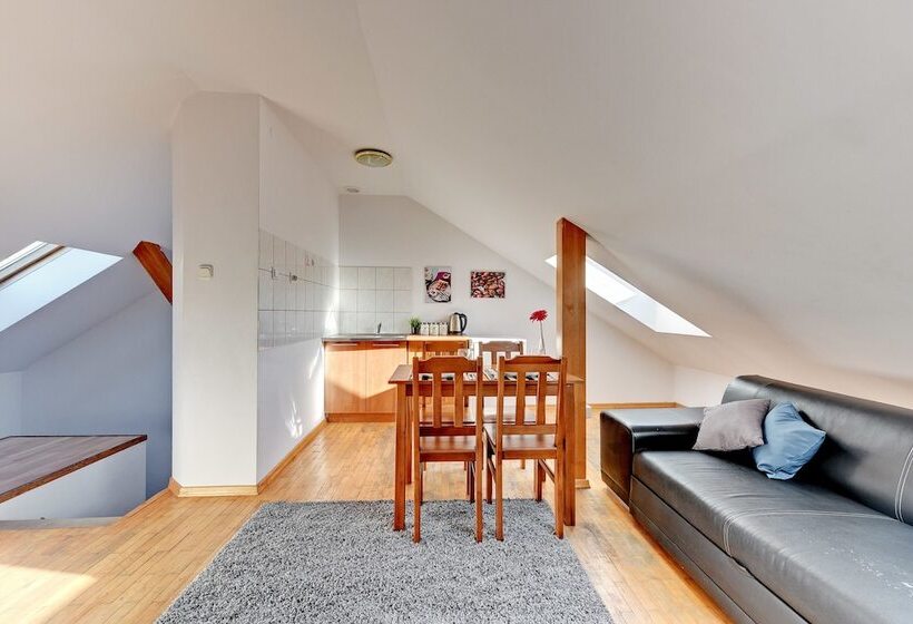 Pokój Czteroosobowy Standard, Nice Rooms   Pokoje Gościnne