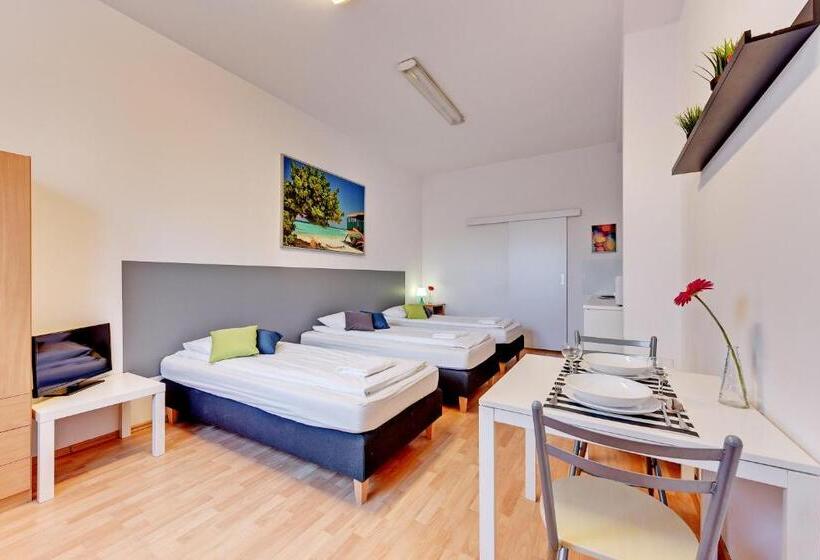 חדר סטנדרט לשלושה, Nice Rooms   Pokoje Gościnne