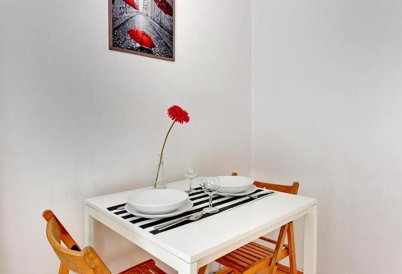 Pokój Trzyosobowy Standard Wspólna Łazienka, Nice Rooms   Pokoje Gościnne