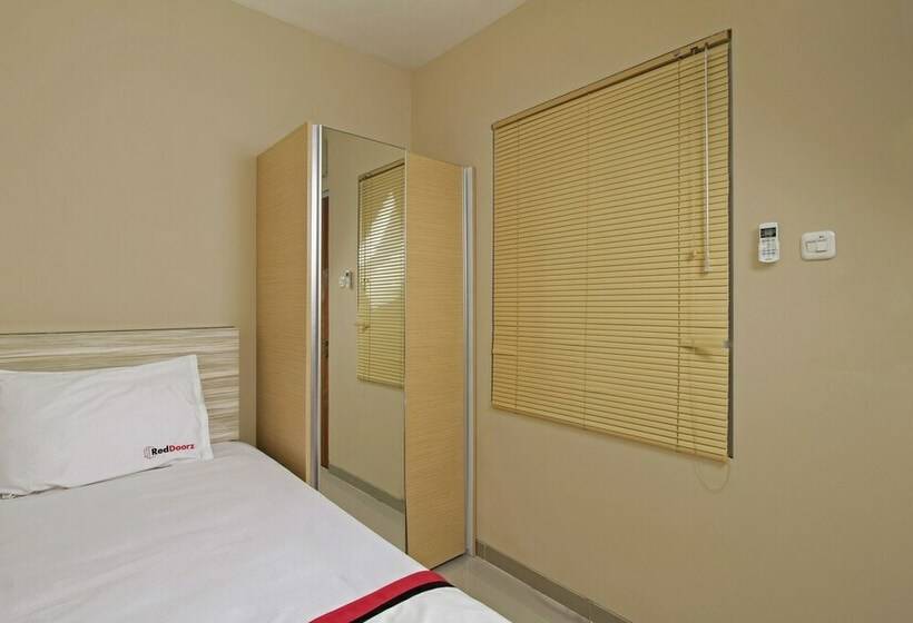 Номер Стандарт, Reddoorz Plus @ Setiabudi Tengah