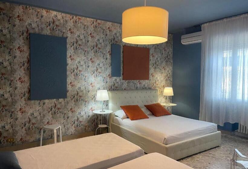 Camera Quadrupla Standard, Central Suite Bed&breakfast