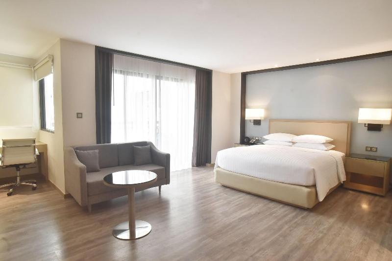带大床的行政房间, Courtyard By Marriott Siem Reap Resort