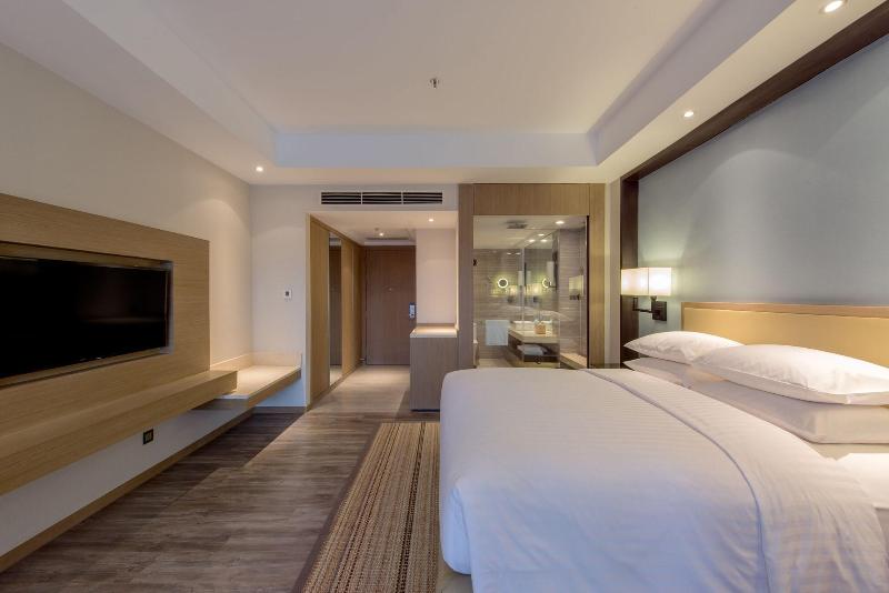 带大床的豪华间, Courtyard By Marriott Siem Reap Resort