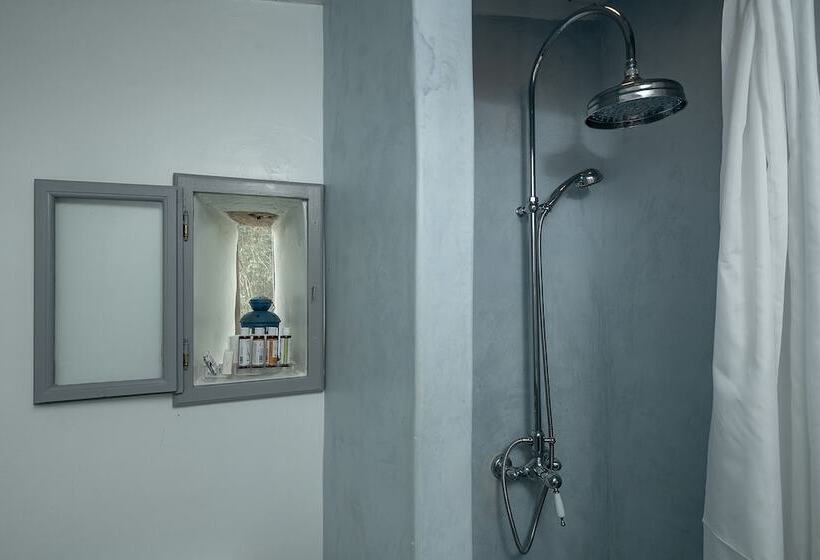 Номер Стандарт с Террасой, Four Seasons Hydra Luxury Suites