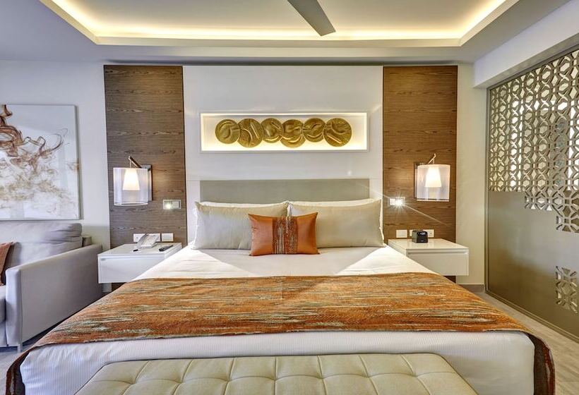 سوییت جونیور لوکس با چشم‌انداز دریا, Royalton Bavaro, An Autograph Collection Allinclusive Resort & Casino