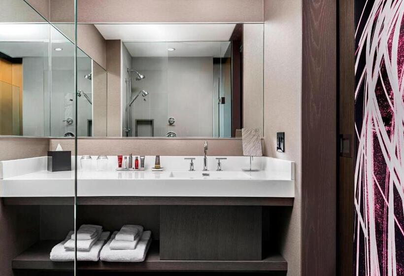 Номер Клуб Кровать Кинг, Toronto Marriott Markham