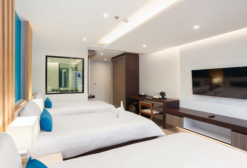 디럭스 룸, The Marina Phuket