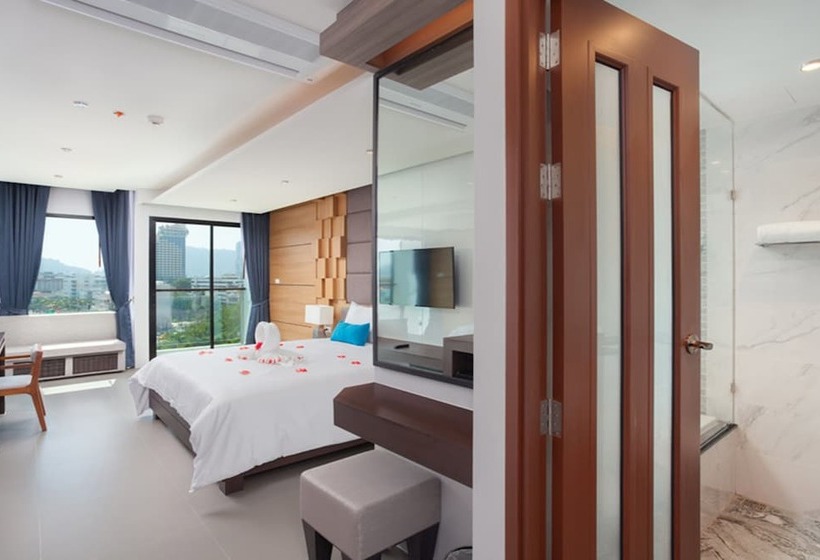 디럭스 룸, The Marina Phuket