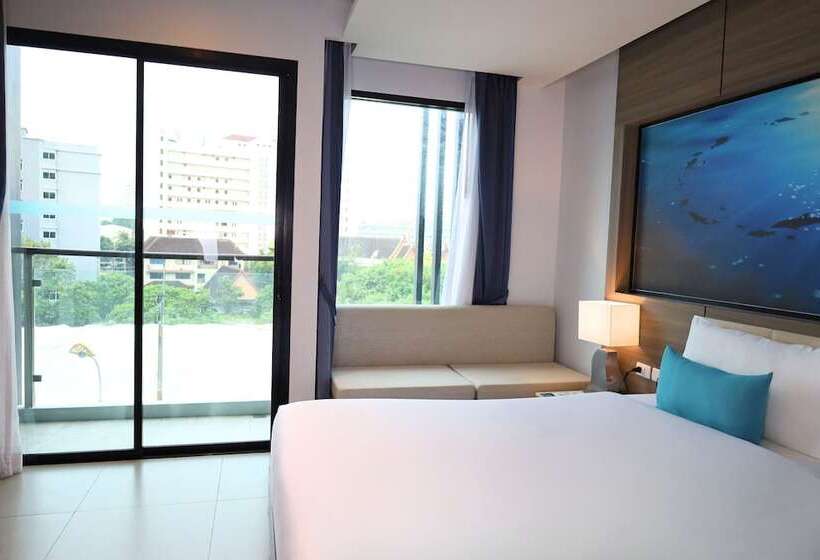 디럭스 룸, The Marina Phuket
