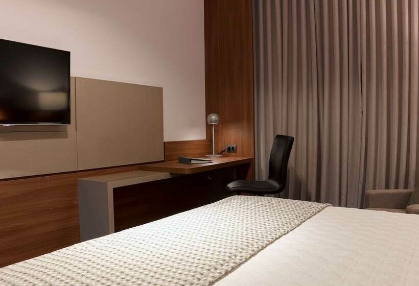 Номер Superior, Jl Hotel By Bourbon
